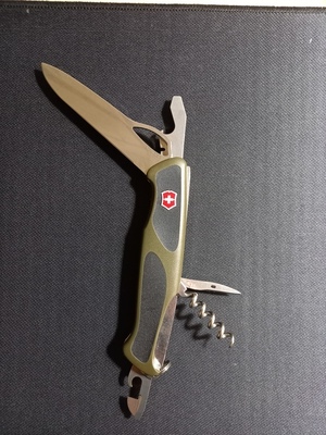 Продаю новый нож Victorinox (Швейцария). 