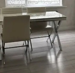 Продам стол со стульями 