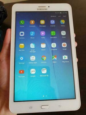 планшет Samsung  Galaxy Tab E 8.0 LTE 