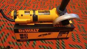 Угловая шлифмашина DWE8120S 