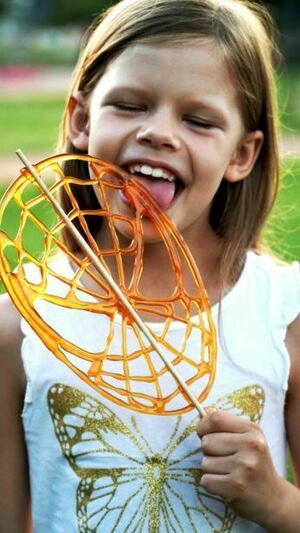 Наша компания продаёт оборудование — 2D-принтер с программным обеспечением.