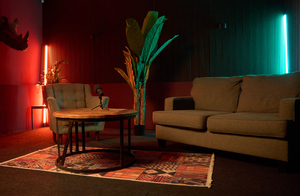 Студия для видеосъёмки с тремя залами, операторами, профессиональным оборудованием.