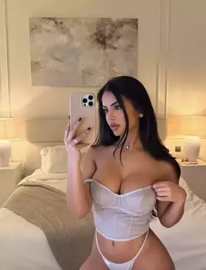 Call Girls In Delhi Jasola 8447389422 Female Escorts✔️