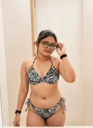 Botanical Garden Noida Call Girls | 8882939993 Book Your Dream Girl From Here 24/7