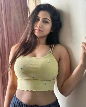 ₰V I P₰Call Girls in Safdarjung Enclave  /'✡️9999088516✡️₰ नयी दिल्ली Call & Whattaspp/'