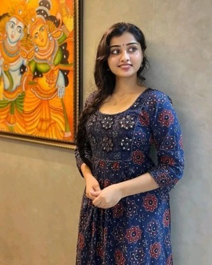 ℂall Girls in Tri Nagar Delhi ️EscorTs Service 7291859944