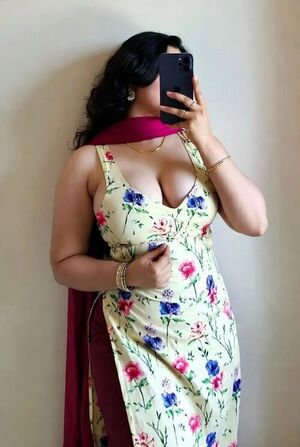 Call Girls Services In Noida sector 109 (💯 call 99 ❤️58 🌹62 💏66 🥰94)