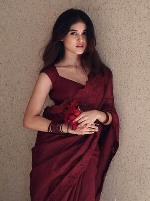 Call Girls In Bhalswa 𝟗𝟕𝟏𝟏𝟎𝟏𝟒𝟕𝟎𝟓 Escort Service