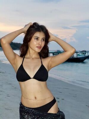 Call Girls In Greater Kailash I 9711800081 Escort Service