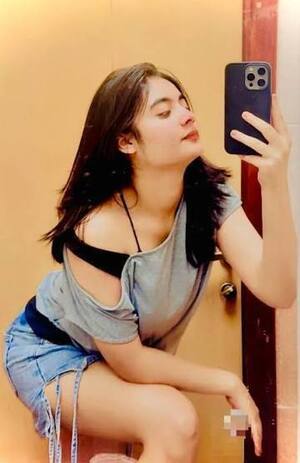 Call Girls In (Dwarka Mor) →70421\[04524" Delhi꧁Escort Services