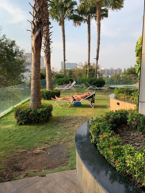 Евгения и Дмитрий — русскоязычные специалисты по недвижимости в Паттайе